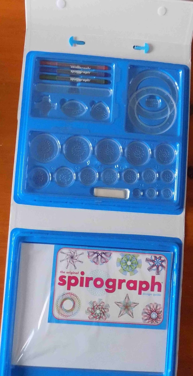 Madhouse Family Reviews: Original Spirograph Deluxe Set review